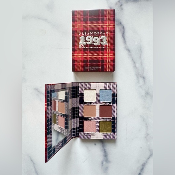 Urban Decay Decades Eyeshadow Set — 3 Palettes (70s, 90s, 00s) NIB - Picture 7 of 11